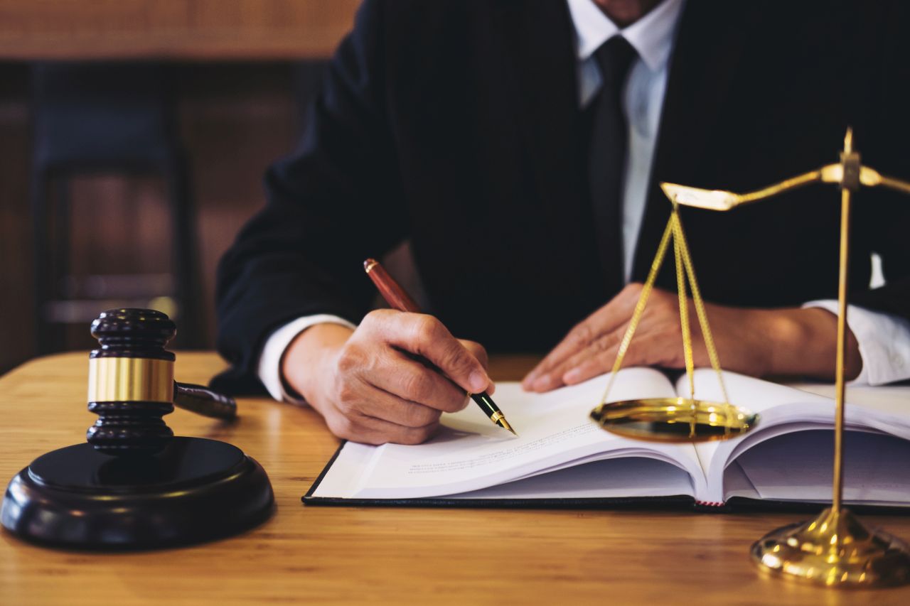 Dobry adwokat – gdzie takiego znaleźć?